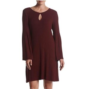 NWT Chelsea and Theodore Flared Sleeve Dress